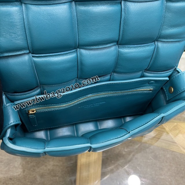 Bottega veneta高端女包 寶緹嘉小牛皮編織單肩斜挎包 BV經典款Cassette枕頭包  gxz1127